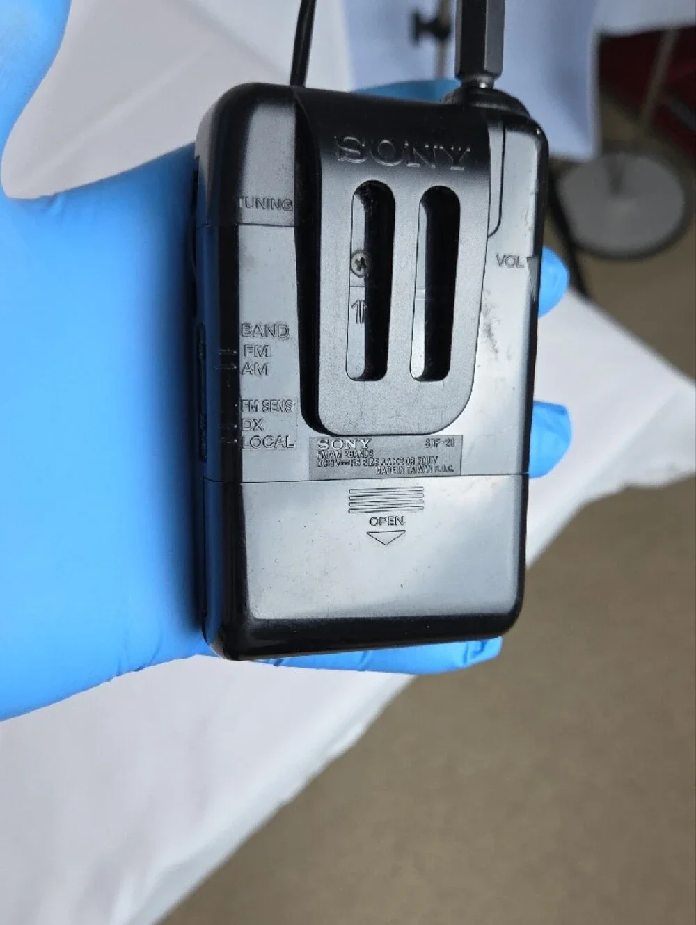 Sony Black FM/AM Walkman SRF 29...IN PERFECT CONDITION.